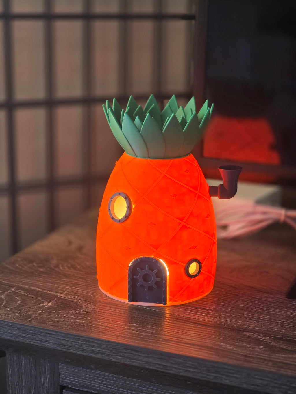 Pineapple House Lamp